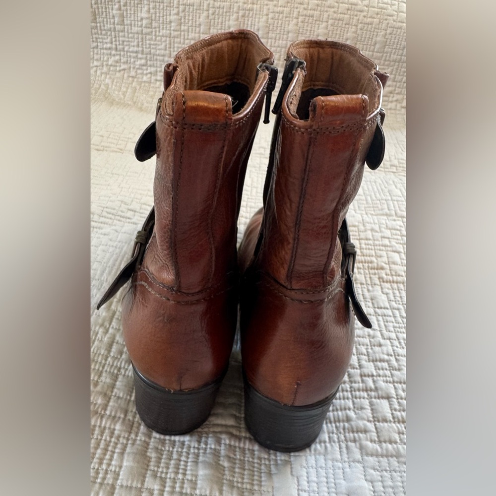 Clark’s Women’s Cognac/Brown Leather Ankle Boots - Picture 6 of 6